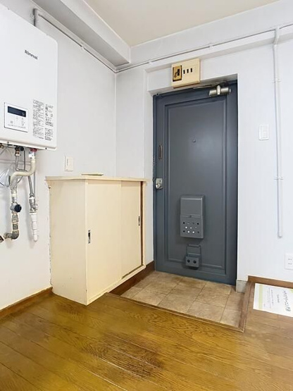 【玄関】