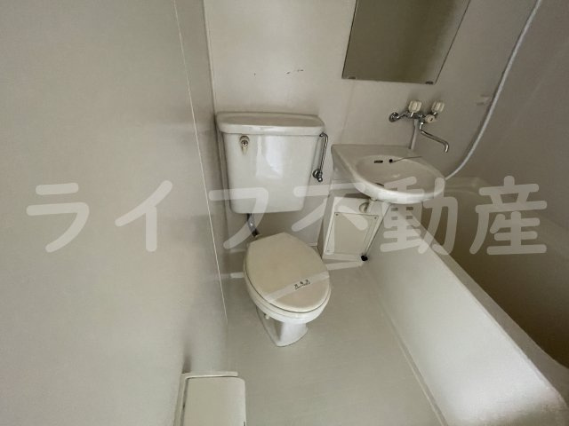 リリーフ明日香新石切のトイレ|落ち着いたトイレです