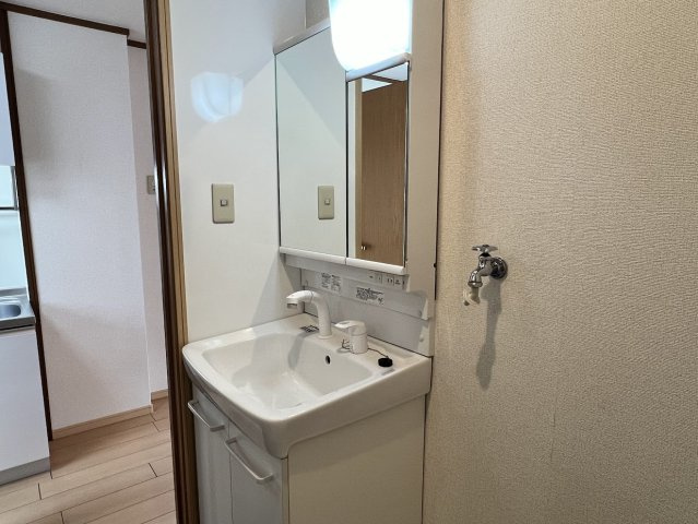 ポムドテールＢ|※掲載の室内写真は、同様の間取りを持つ別の部屋のものです。実際のお部屋の仕様やレイアウトは異なる場合があります。