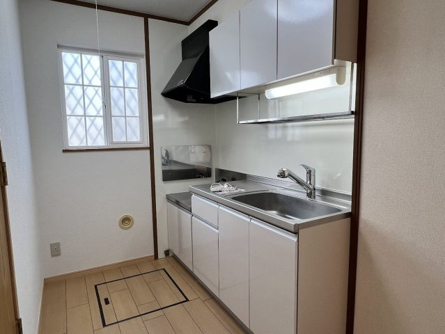 ポムドテールＢ|※掲載の室内写真は、同様の間取りを持つ別の部屋のものです。実際のお部屋の仕様やレイアウトは異なる場合があります。