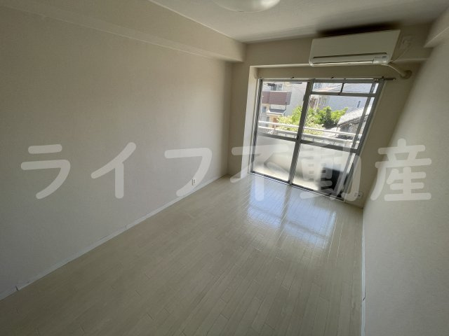 リリーフ明日香新石切の居間・リビング|こちらの居間で趣味の時間をお楽しみください