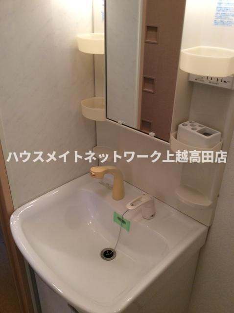 ロイヤルガーデン南城　Ｇ棟の独立洗面台|洗髪洗面化粧台