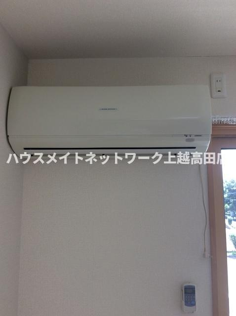 ロイヤルガーデン南城　Ｇ棟の設備|エアコン（ＬＤＫ）
