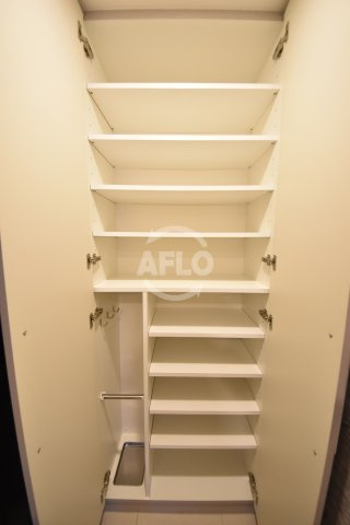 ファーストステージ京町堀レジデンスの玄関|ファーストステージ京町堀レジデンス　シューズボックス