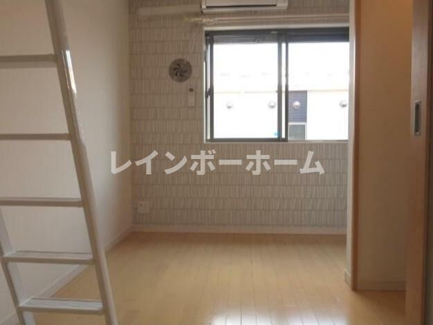 イルヴィアーレ天王坂ノースの居間・リビング