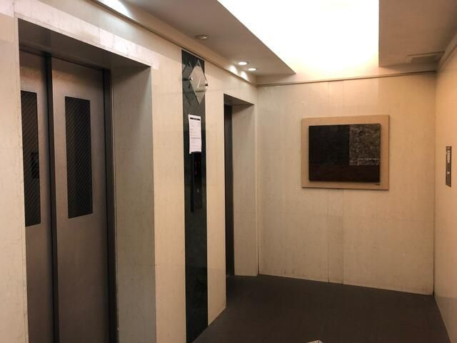 ムルーエ築地のエントランス
