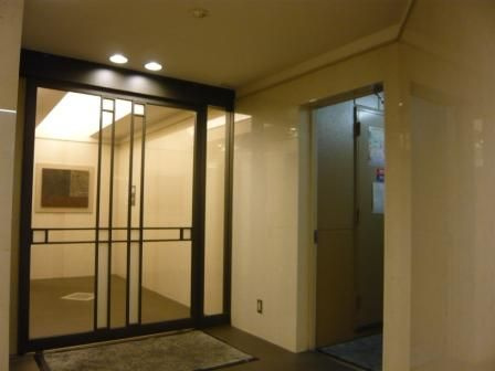 ムルーエ築地のロビー