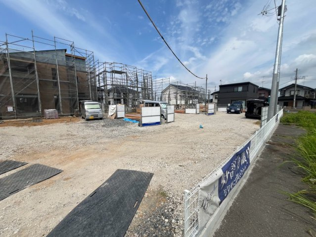 【Livele Garden】　下妻市下妻丙　全4邸の前面道路含む現地写真|徒歩圏内商業施設充実♪お気軽にお問い合わせください（＾＾）
2026年7月撮影