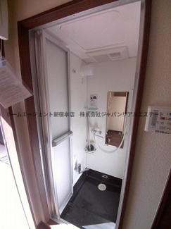 【シャワールーム】