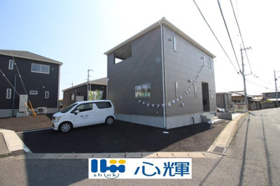 【前面道路含む現地写真】 | クレイドルガーデン宇部市西岐波第９（１号棟） | 整備された道路に面する現地は、コミュニティー以外の方々の出入りも少なく、お車の出し入れも楽々です。
