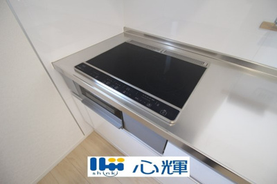 【キッチン】 | クレイドルガーデン宇部市西岐波第９（１号棟） | ＩＨクッキングヒーターは火を使わないので安心です。お掃除の手間もかかりません。