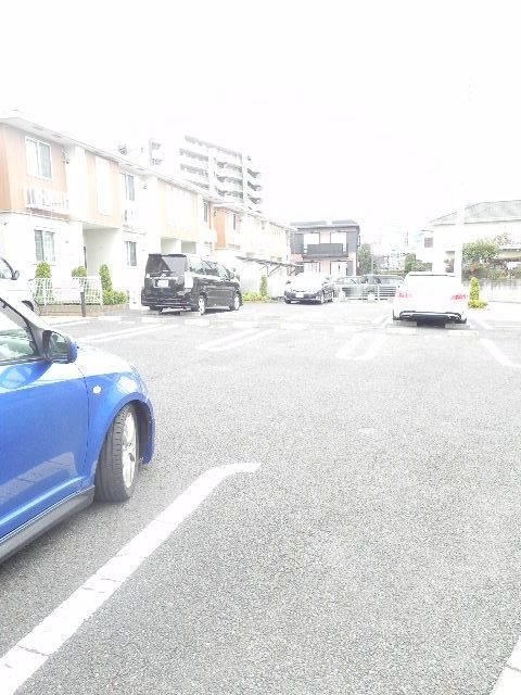 リッシュヒルズ柏の葉Ⅲの駐車場