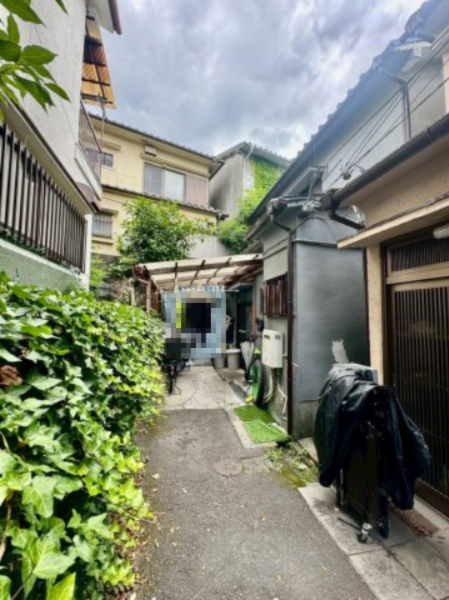 寝屋川市成田町　南側の前面道路含む現地写真|令和7年5月撮影