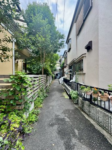 寝屋川市成田町　南側の前面道路含む現地写真|令和7年5月撮影