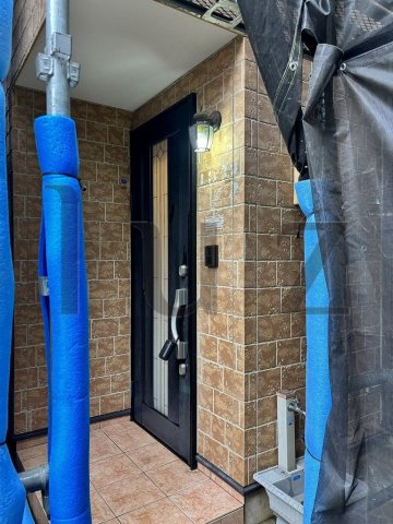 清水ヶ丘戸建てのエントランス