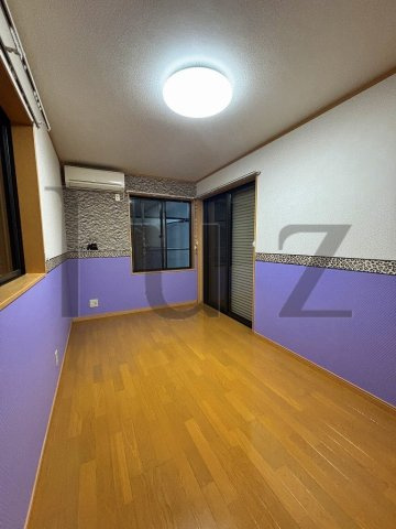 清水ヶ丘戸建ての居間・リビング