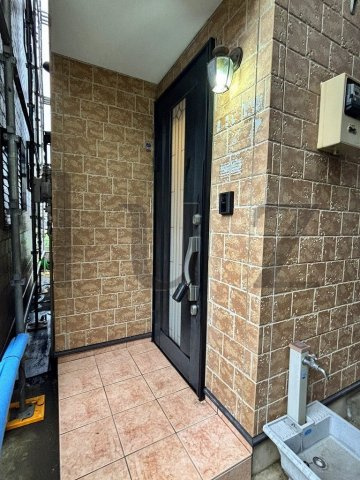 清水ヶ丘戸建てのエントランス