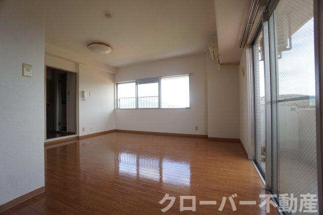 ベル・メール原田町の居間・リビング