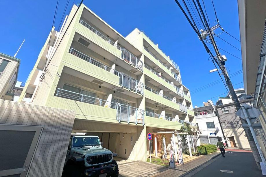 東急ドエルキルト三軒茶屋の外観|スーパー等近く買物便利な耐震基準適合マンション、東急ドエルキルト三軒茶屋は即日現地案内可能となっておりますので、お気軽にお問い合わせください！