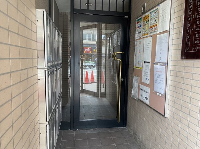 シンフォニー北野東のエントランス