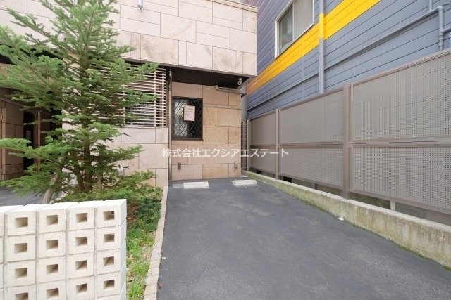 アクアプレイス上本町の駐車場