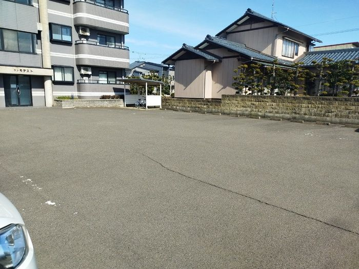 サン・モデストの駐車場