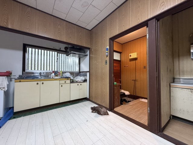 日光の観光地に佇む中古平屋物件　日光市藤原の居間・リビング|ゆったりとしたリビングです