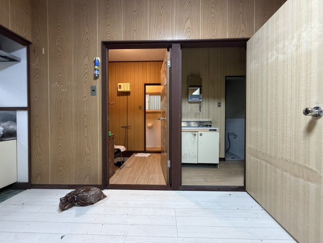 日光の観光地に佇む中古平屋物件　日光市藤原の居間・リビング|おしゃれな居間です