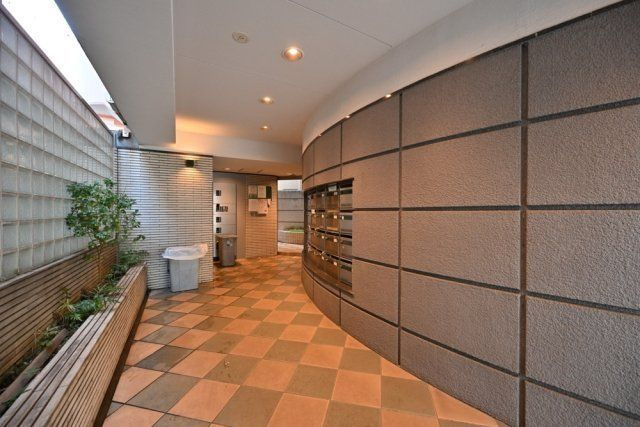 ジェイパーク青葉台弐番館のロビー