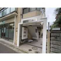 ゆとりのあるエントランスです