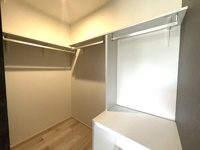 明るい色調の室内です