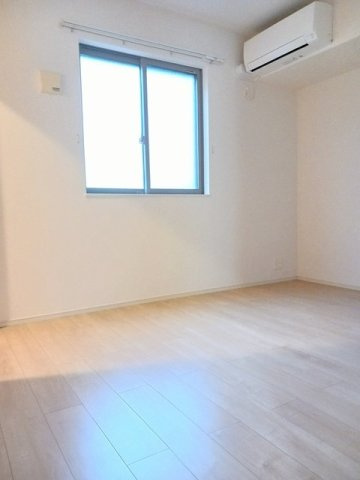 明るい色調の室内です