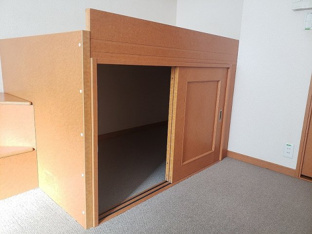 内装は落ち着いています