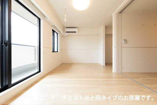 ユニゾン　アザレアⅡの居間・リビング