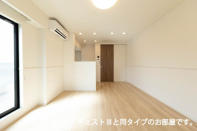 ユニゾン　アザレアⅡの居間・リビング