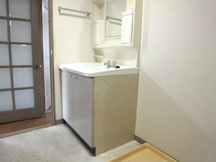 使いやすい独立洗面台です