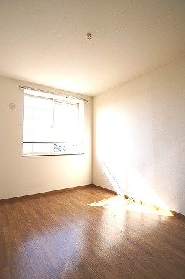 内装は落ち着いています