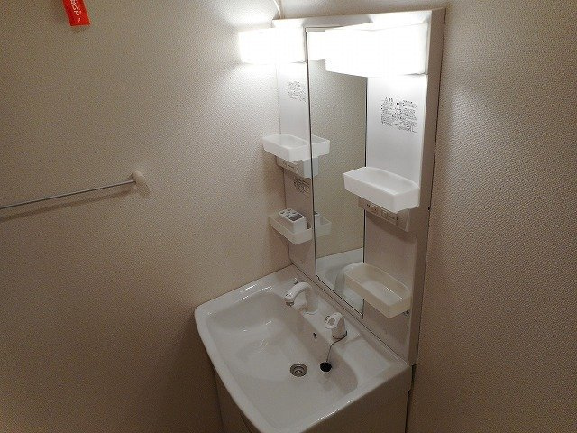 明るい洗面所です