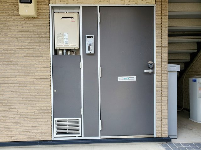 明るい玄関です