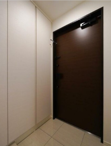 プライマル上野・稲荷町の玄関