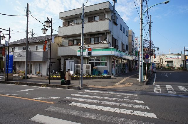 リッシュ・リヴィエールの周辺|ファミリーマート 指扇駅前店まで600m