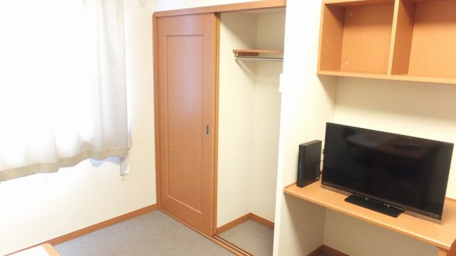 レオパレスオリーブの内装|クローゼット