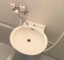 明るい色調の室内です