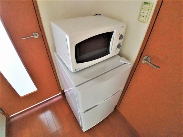 レオパレスクレセント本郷Ⅲのその他|レンジと冷蔵庫
