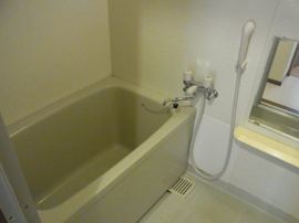 コンパクトで使いやすいお風呂です