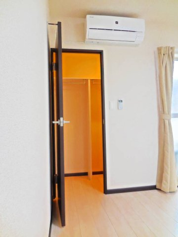 レオネクストウエストＡｙａの内装|※クローゼットの配置はお部屋毎に異なります。