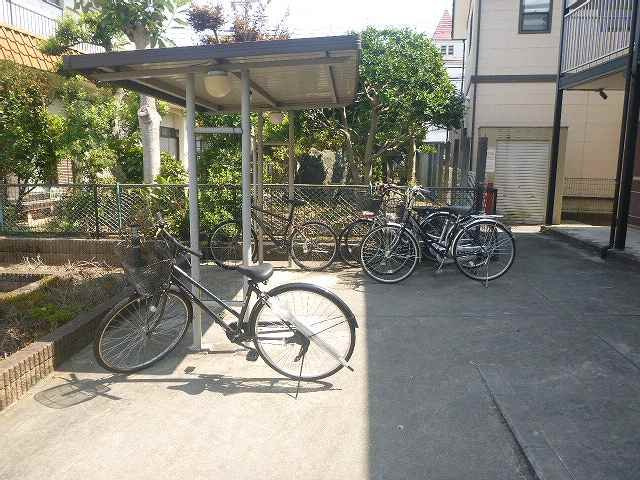 レオパレスパレット壱番館のその他|屋根付き駐輪場