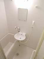 コンパクトで使いやすいお風呂です