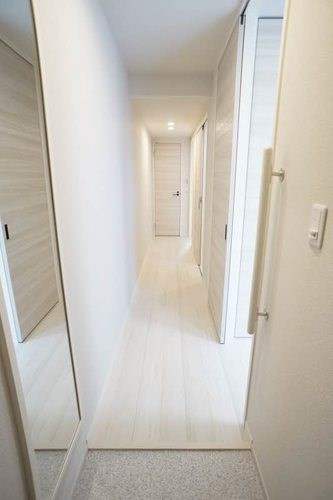 フォンターナ鈴谷の玄関