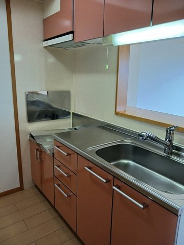 コンパクトなキッチンで掃除もラクラク